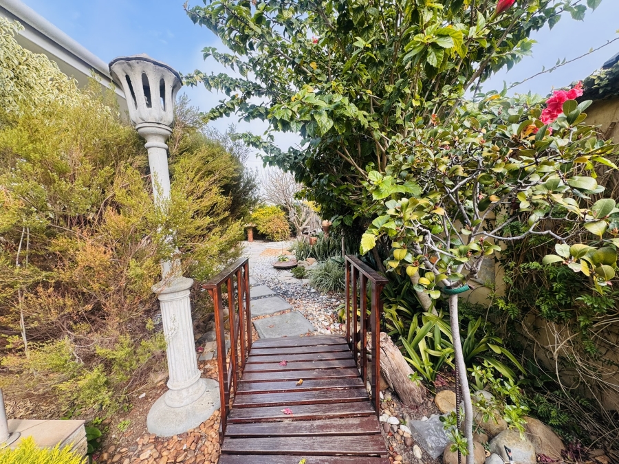 To Let 4 Bedroom Property for Rent in Goedehoop Western Cape
